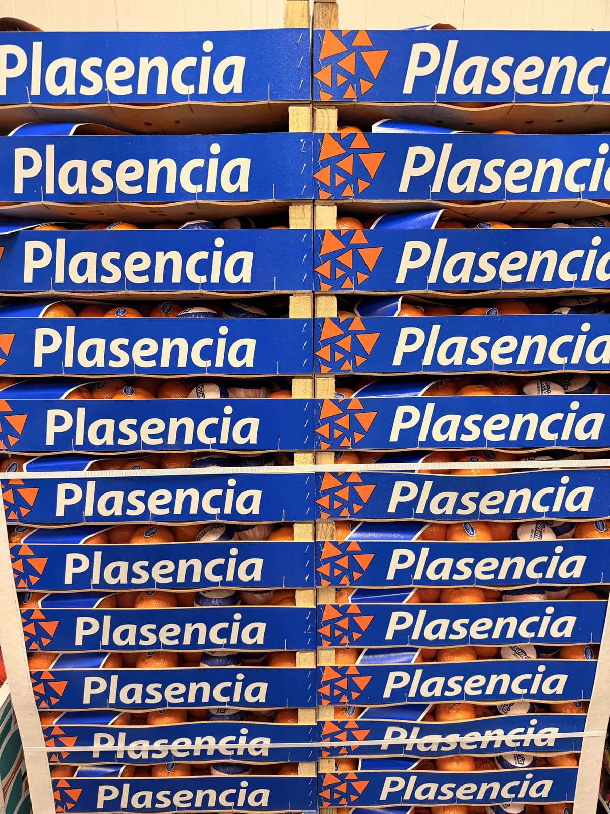 Paleta kartonów klementynek Plasencia przygotowana pod dostawy dla gastronomii Trójmiasto