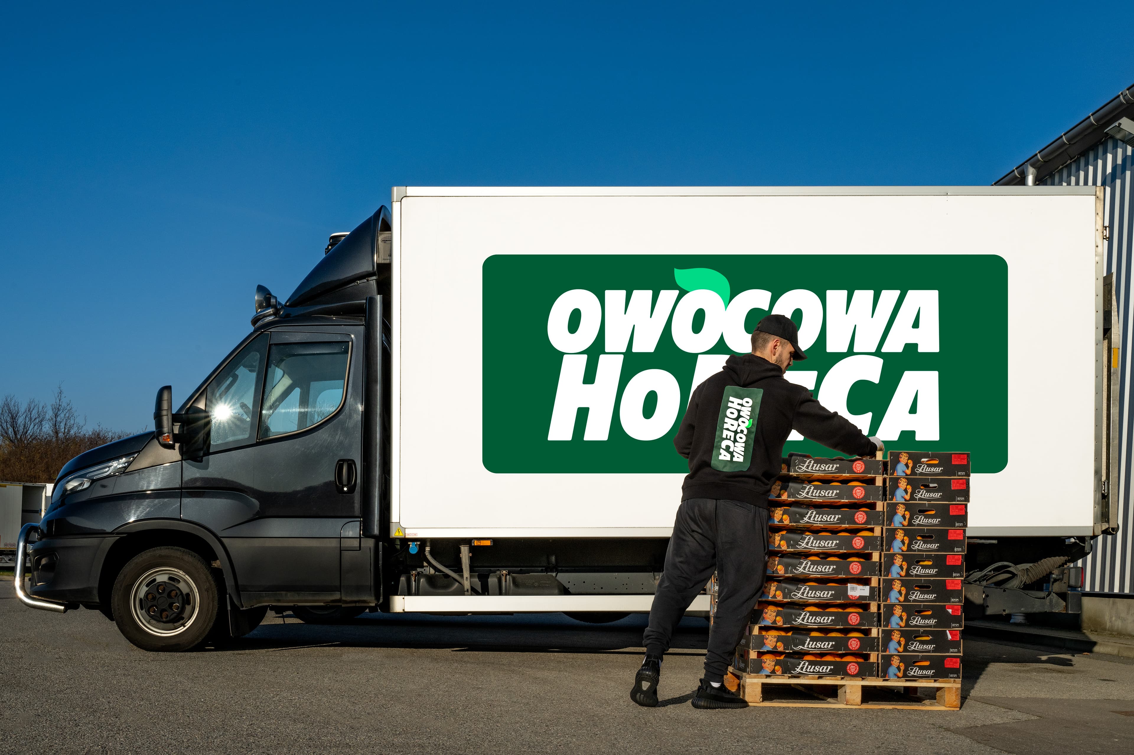 Załadunek auta dostawczego Owocowa HoReCa